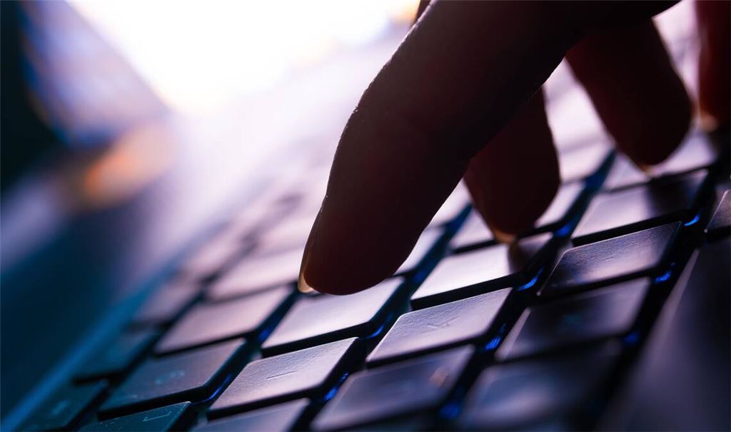 Im  Darknet rief der Angeklagte zu Anschlägen auf (Symbolbild).