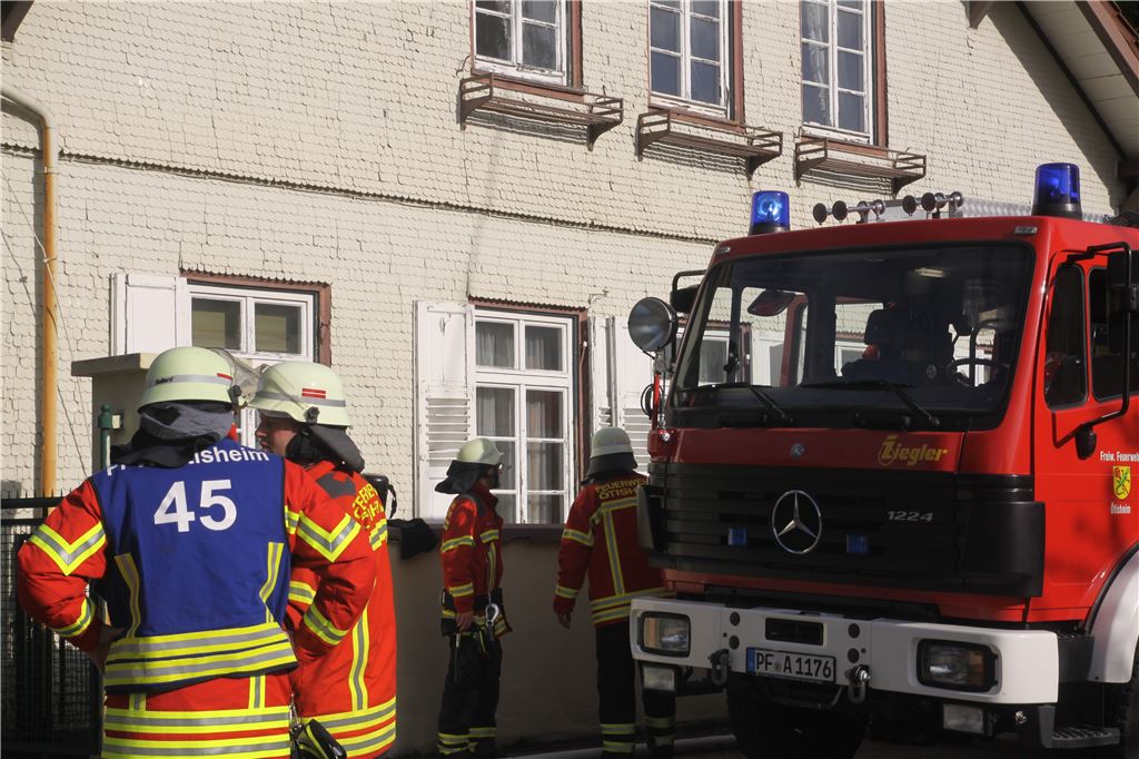 Im Einsatz: 22 Feuerwehrleute.  Foto: Deeg