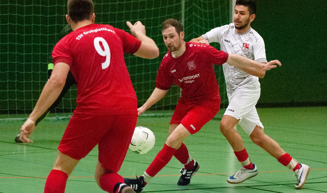 Im Finale zwischen dem Türkischen SV Mühlacker und dem TSV Großglattbach wird es...