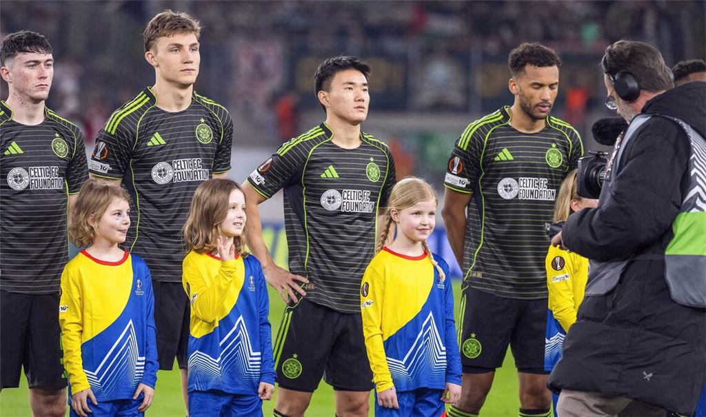 Im Fokus: Lilliy Leitner (Zweite, v. li.) winkt in die TV-Kamera. Fotos: Leitner