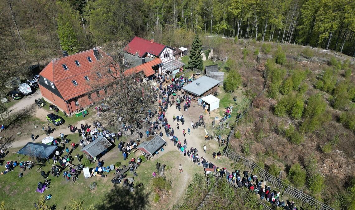 Im Frühtau zu Berge wir ziehn, fallera.