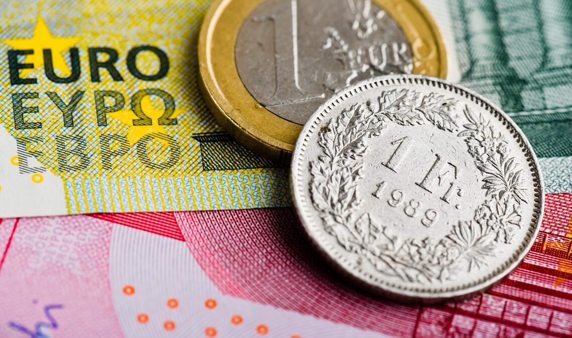Im Gegensatz zu vielen Ländern in Europa hat die Schweiz als Währung nicht den Euro, sondern die Schweizer Franken.