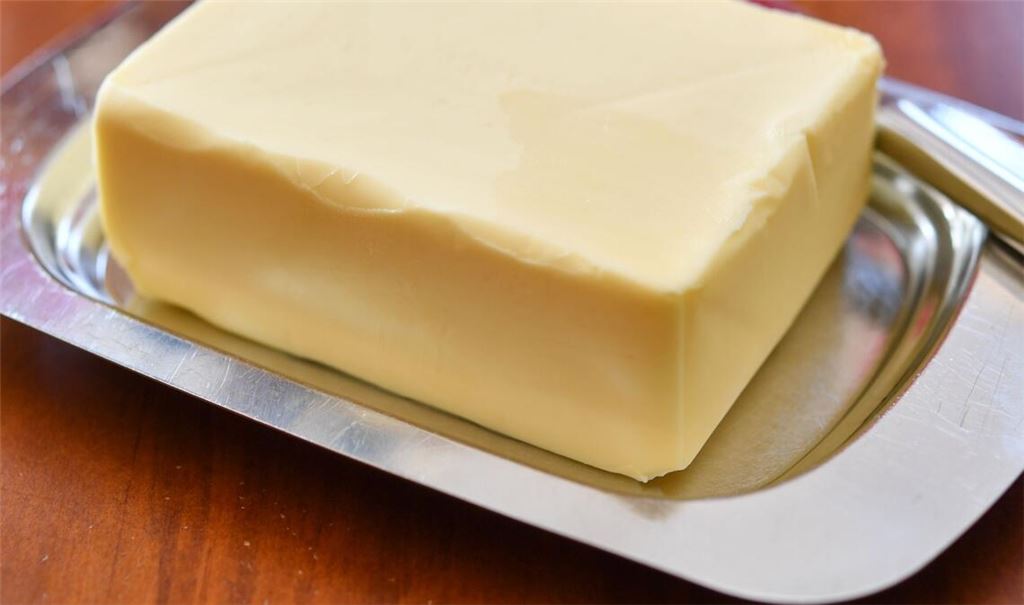 Im Herbst 2024 war Butter auf den Rekordpreis von 2,39 Euro gestiegen. (Archivbild)