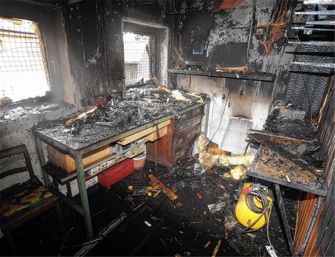 Im Hobbyraum ist das Feuer ausgebrochen. .