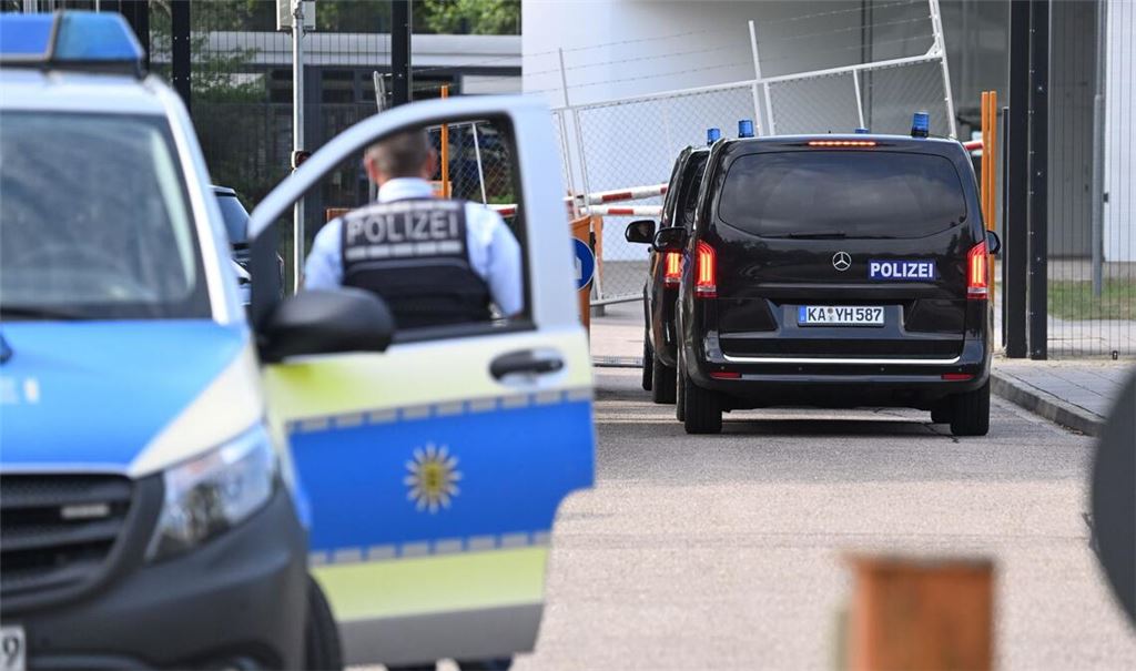 Im Juli war der Beschuldigte in Karlsruhe dem Ermittlungsrichter des Bundesgerichtshofs vorgeführt worden. (Archivbild)
