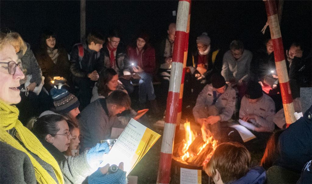Im Jurtenzelt wird die Freude über die Geburt Jesus gefeiert. Foto: Fotomoment