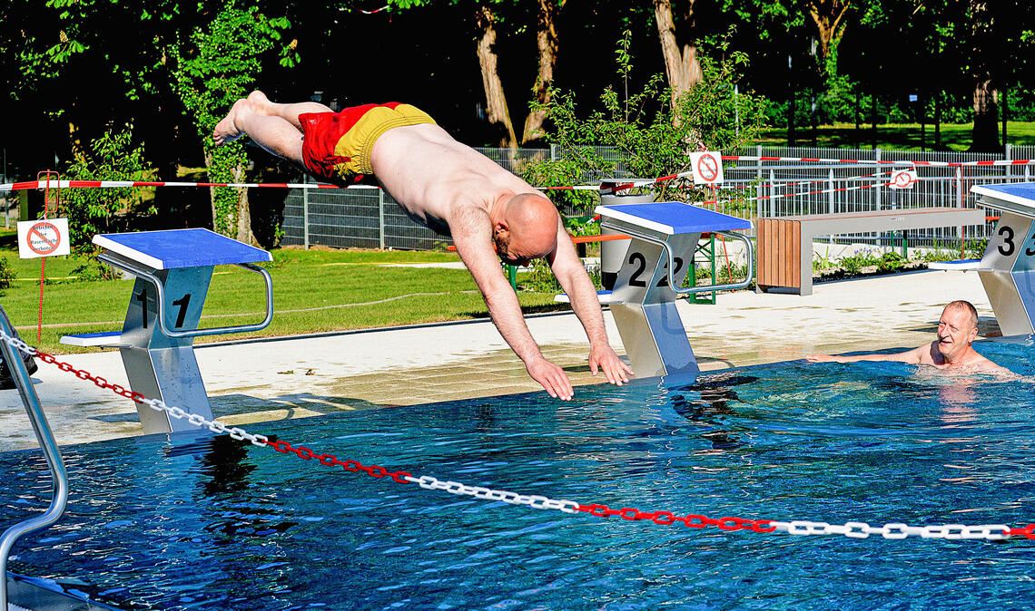 Im Knittlinger Freibad steigen die Eintrittspreise. Foto: Archiv