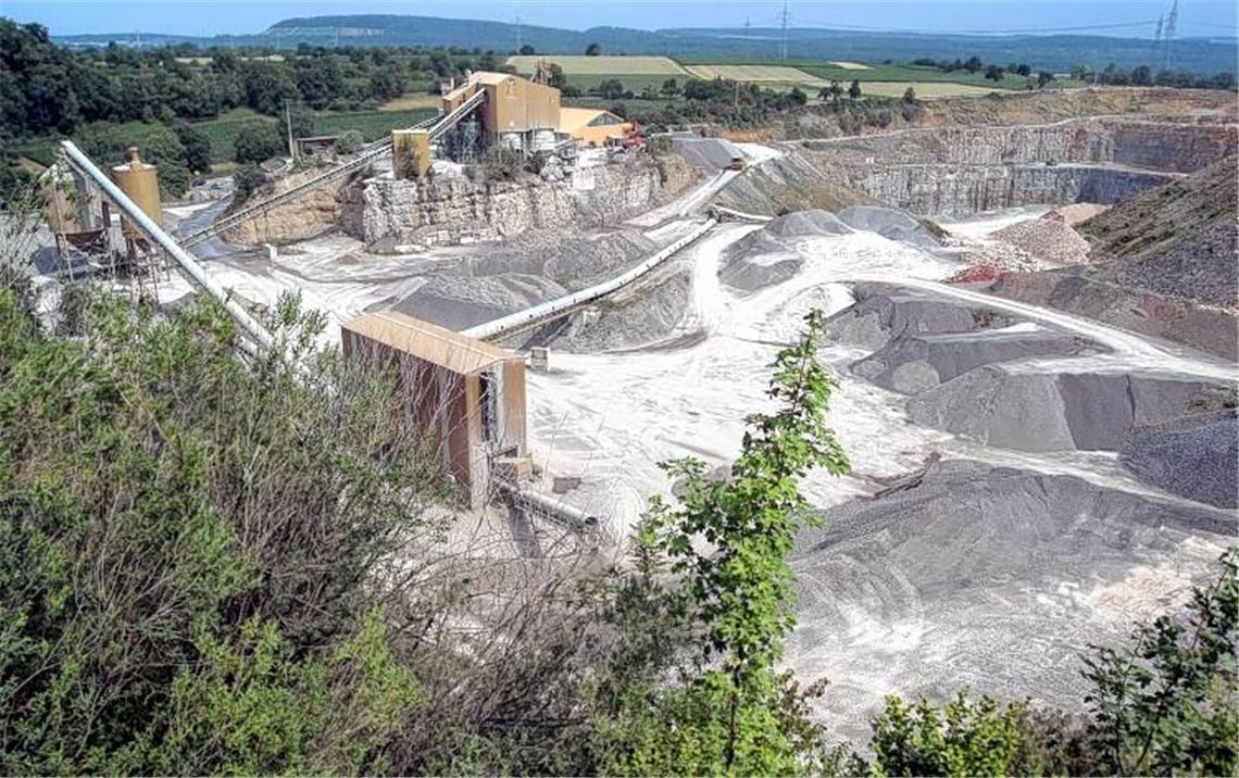 Im Konzept zur Rohstoffsicherung ein wichtiger Standort: der Steinbruch der Natursteinwerke im Nordschwarzwald (NSN) in Enzberg.Foto: Fotomoment