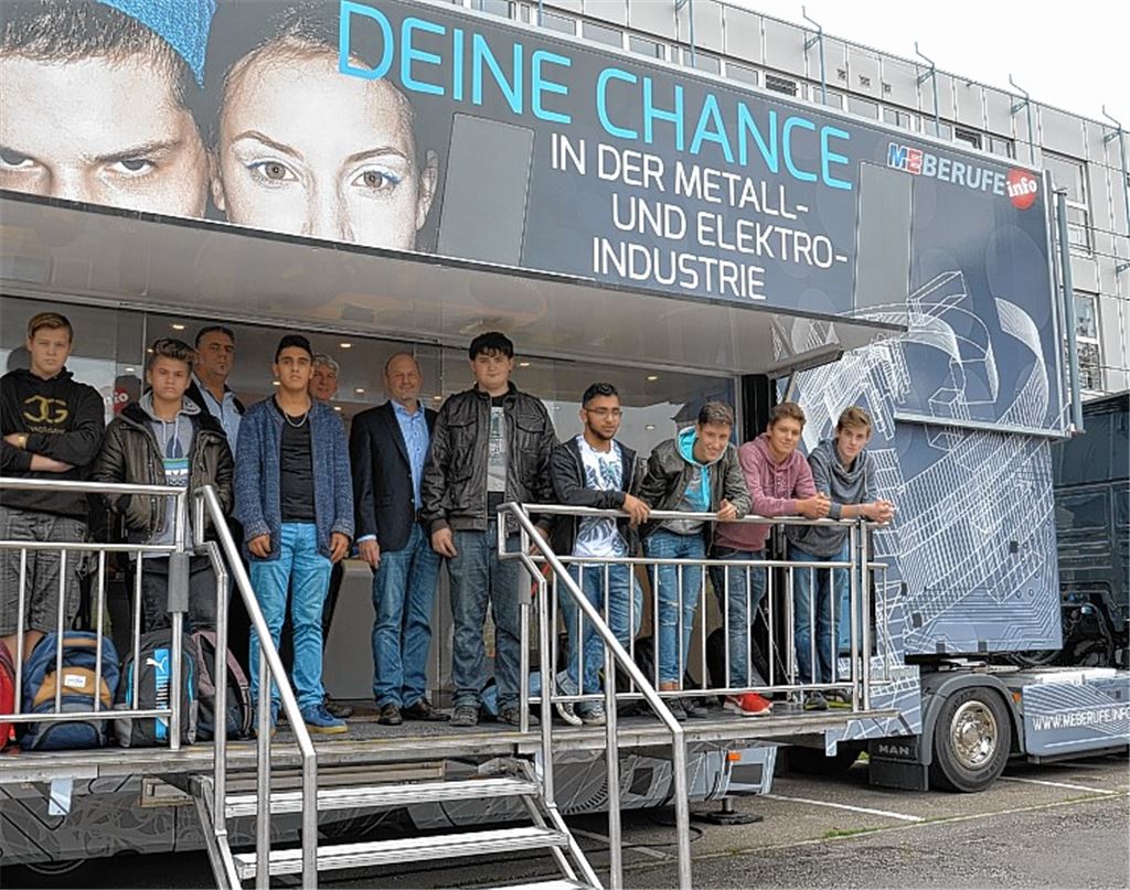 Schüler informieren sich über technische Berufe