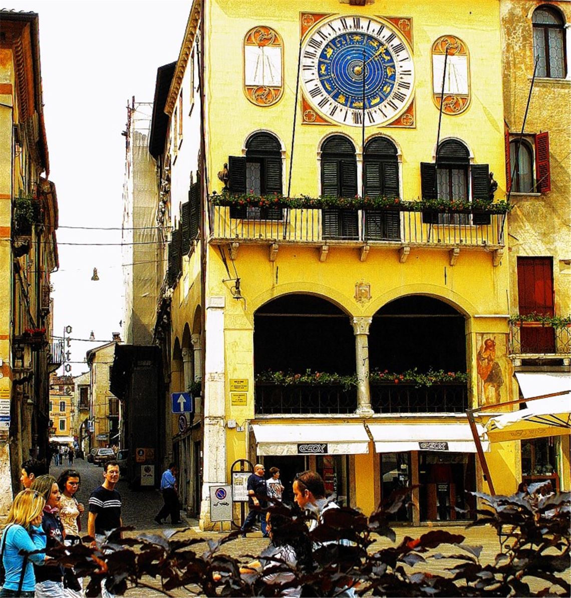 Die Reise über die Alpen im Blick