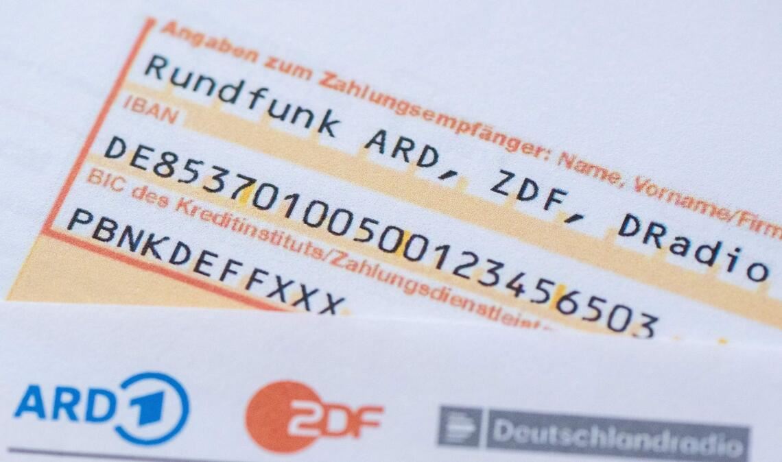 Im Rechtsstreit um den Rundfunkbeitrag für den öffentlich-rechtlichen Rundfunk (ÖRR) wird heute eine wichtige Entscheidung erwartet. (Symbolbild)