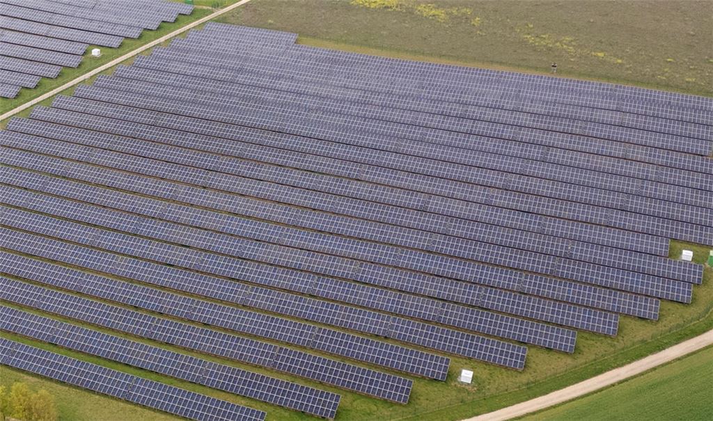 Im Schillingswald bei Kleinvillars soll ein Solarpark entstehen. Symbolfoto: Archiv/Fotomoment