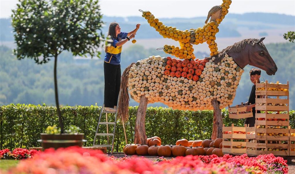 Im Schlosspark Lichtenwalde beginnt ein ungewöhnliches Festival.