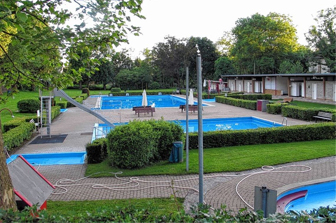 Freundliche Leute freuen die Kinder