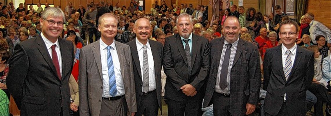 Kandidaten wollen einen Neuanfang Kandidaten wollen einen Neuanfang
