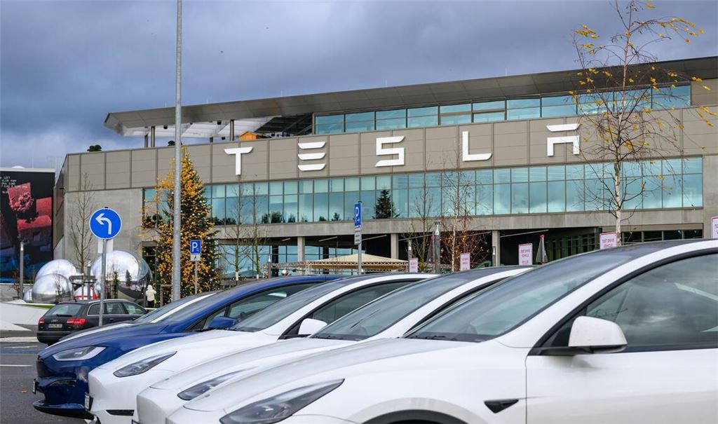 Im Tesla-Werk nahe Berlin wird ein neuer Betriebsrat gewählt – es geht aber um mehr. (Symbolbild)