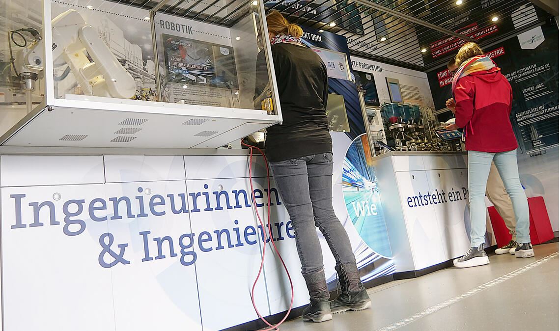 Im Truck ist die Industrie 4.0 erlebbar. Foto: Friedrich