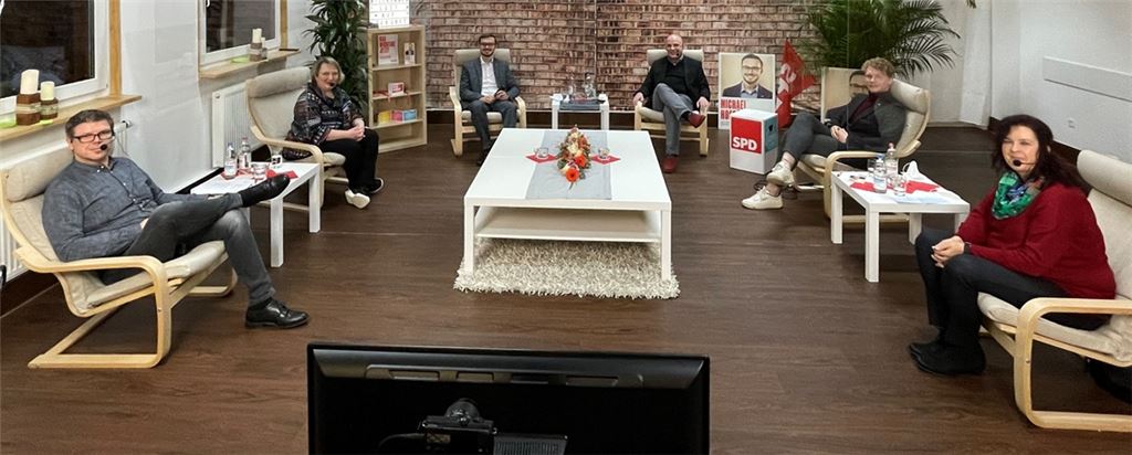 Im Wahlkampfstudio: Ralf Lauer (v.li.), Katja Mast, Michael Hofsäß, Daniel Born, Paul Renner und Ingela Freisler sind bei der Premiere eines neuen Formats mit von der Partie. Foto: privat