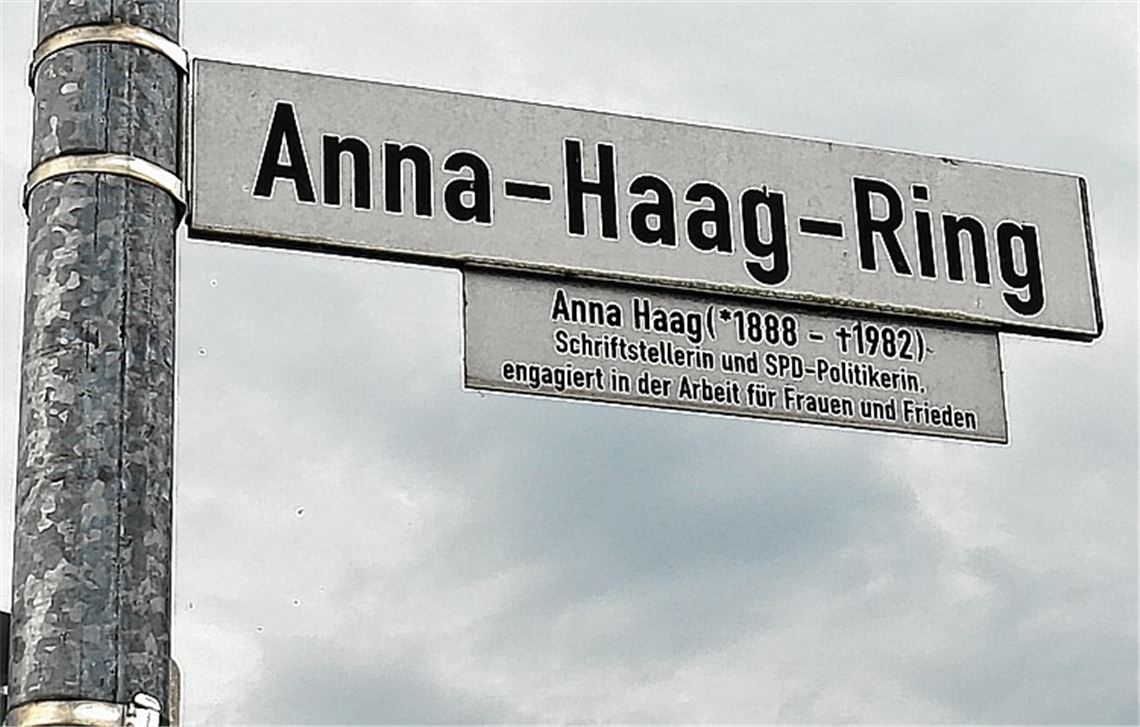 Die Kämpferin mit der Waffe Wort