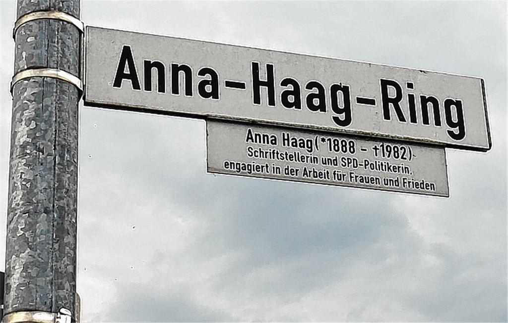 Die Kämpferin mit der Waffe Wort