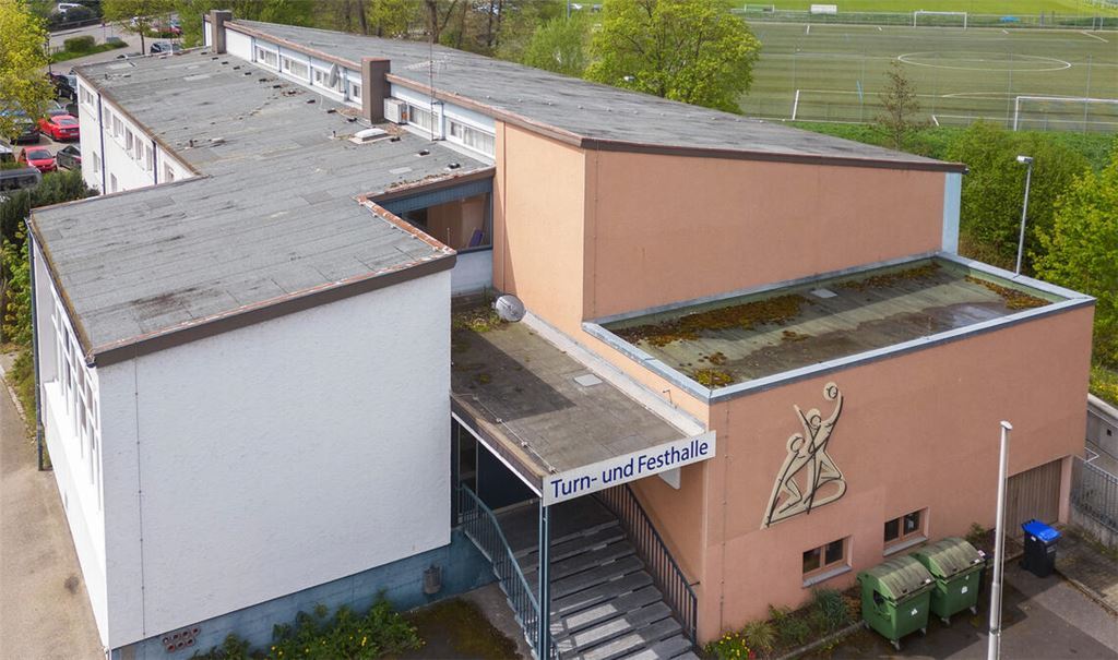 Im Zuge der Sanierung soll auch die Bühnentechnik aufgerüstet werden. Foto: Fotomoment