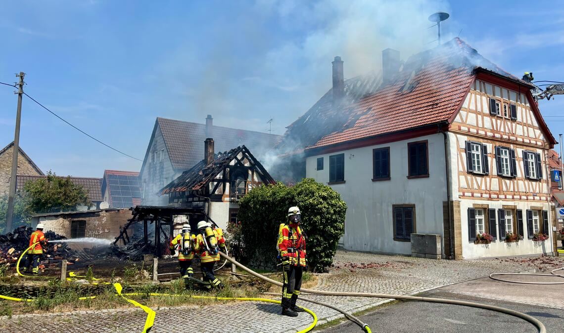 Im alten Rathaus in Pinache ist ein Feuer ausgebrochen. Foto: Schüller