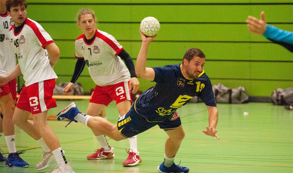 Im ersten Heimspiel der Saison vergibt der HC Blau-Gelb zu viele Chancen. Foto: Fotomoment