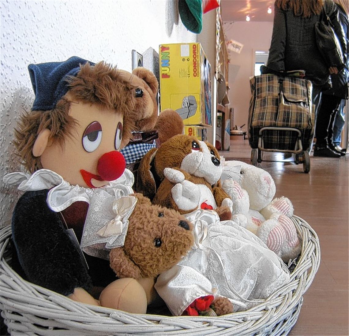 Im sozialen Laden Madita an der Industriestraße kann jeder einkaufen. Unter anderem warten auch gut erhaltene Spielsachen und Bücher auf neue Besitzer.