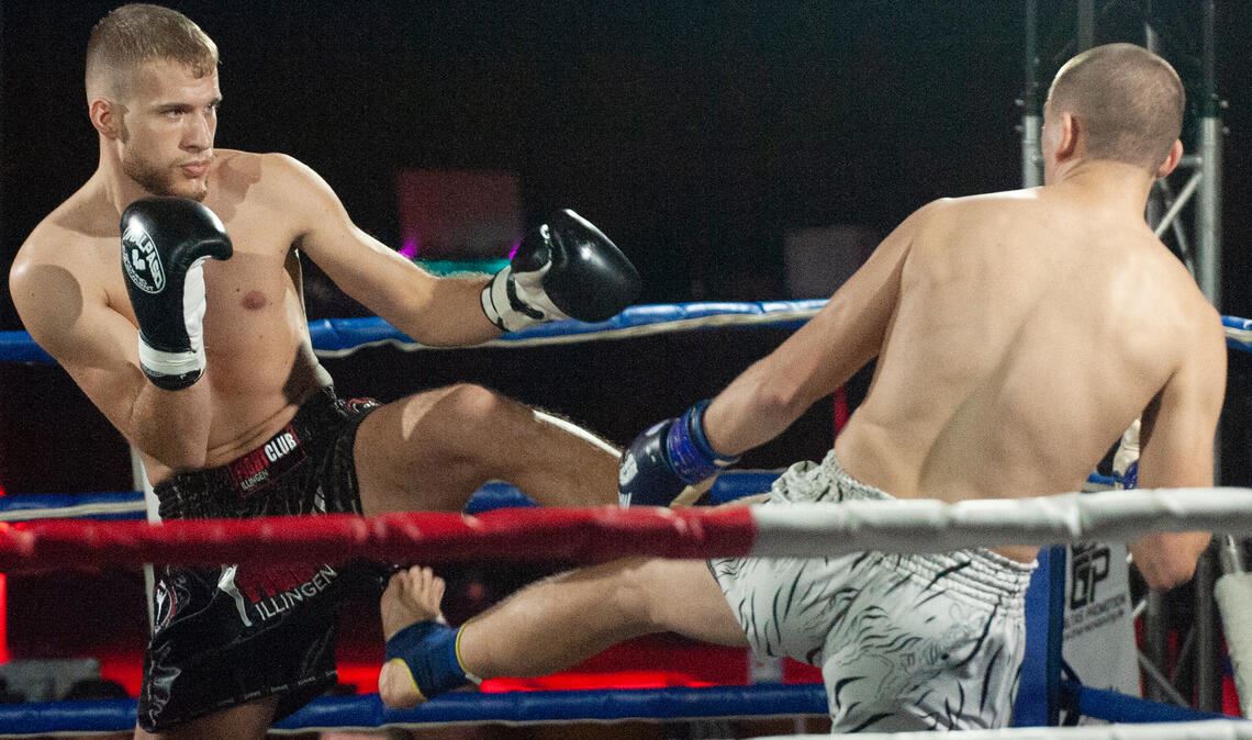 Im vergangenen Jahr, bei der ersten Illinger Fight Night, unterlag der Lokalmatador Chris Hausmannn (li.) Manuel Aman im Kampf um die deutsche Meisterschaft knapp. Foto: Fotomoment
