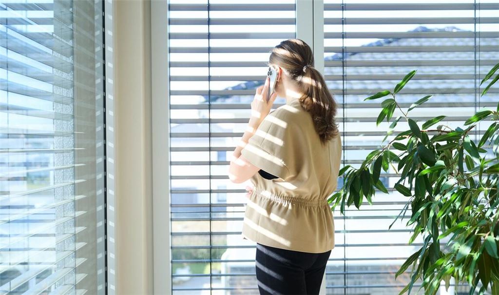 Immer mehr Arbeitnehmerinnen und Arbeitnehmer erhalten ein Diensthandy.