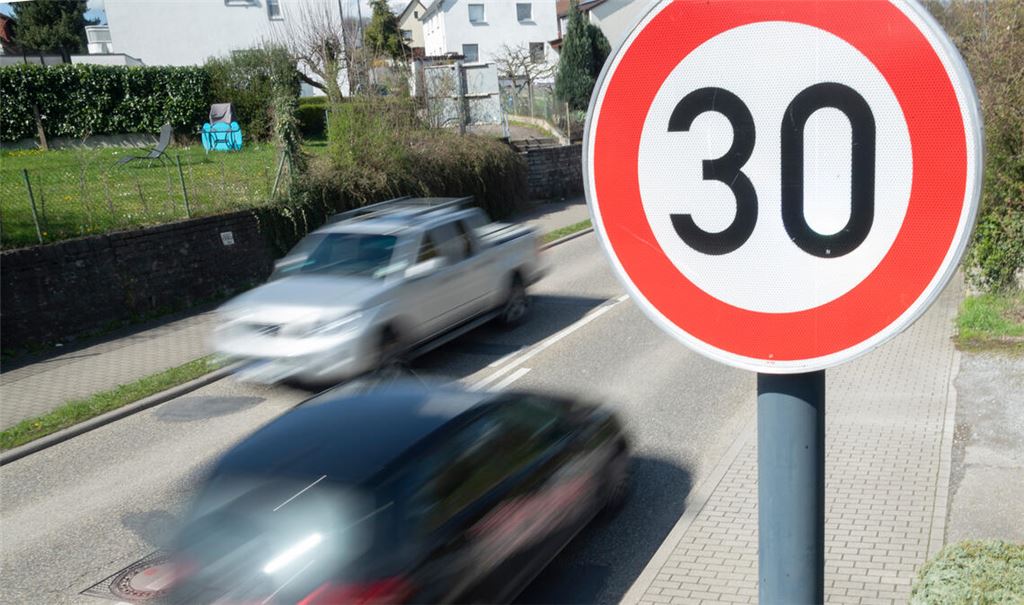 Immer mehr Tempo 30 in der Region - bald auch auf den Ortsdurchfahrten in Sternenfels und Diefenbach. Symbolfoto: Archiv