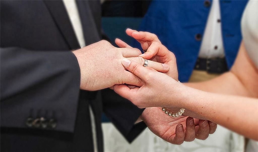 Immer weniger trauen sich – zumindest in Mühlacker. Das ist eine Erkenntnis aus der Bilanz des Standesamts für das vergangene Jahr. Foto: Fotomoment