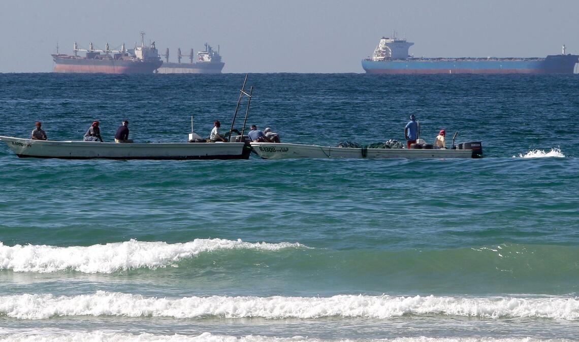 Immer wieder werden Schiffe in der Meerenge von Geschossen getroffen. (Archivbild)