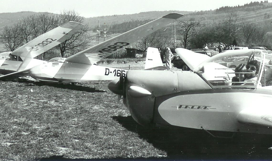 „Sicherheit steht an allererster Stelle“ Impression vom Flugzeugpark der 1970er Jahre mit einem Hingucker namens SF25 B-Falke. Fotos: privat/Archiv Stahlfeld