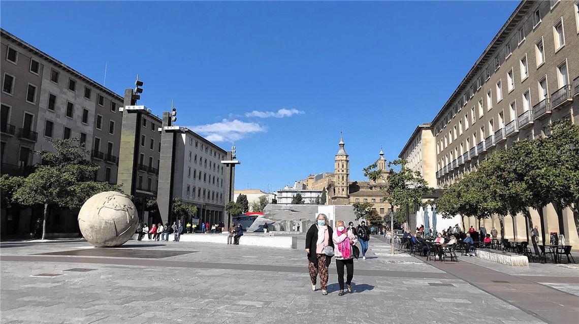 Impressionen aus Saragossa in Corona-Zeiten: Für ein Erinnerungsfoto darf Denise Müller die Maske kurz abnehmen – sonst nicht.privat
