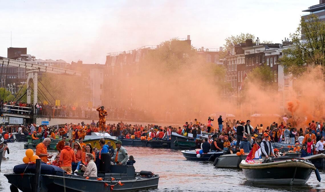 In Amsterdam wird am "Koningsdag" der Geburtstag des niederländischen Königs Willem-Alexander gefeiert.