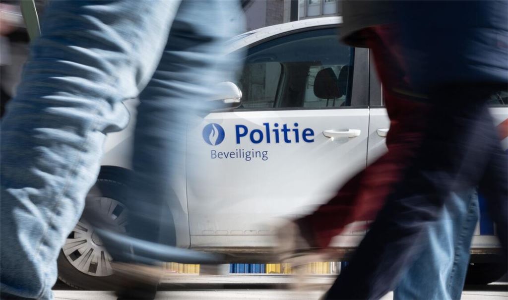 In Antwerpen wurde ein sechsjähriger Junge beim Überqueren eines Zebrastreifens von einem Polizeiwagen erfasst. (Archivbild)