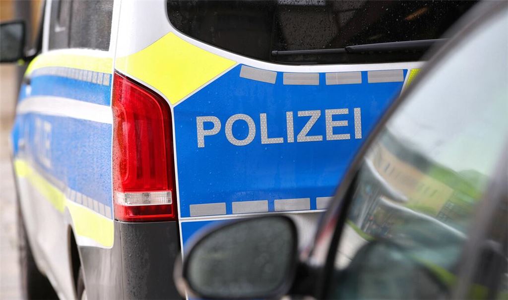 In Baden-Württemberg wurden laut „Spiegel“ drei mutmaßliche „Reichsbürger“ festgenommen (Symbolbild).