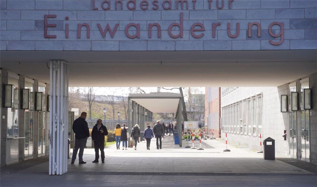 In Berlin wurden laut Mediendienst Integration im vergangenen Jahr rund 36.100 Anträge auf Einbürgerung gestellt. (Symbolbild)