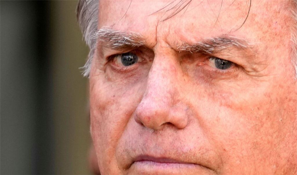 In Brasilien hat das Oberste Gericht mit der Urteilsfindung gegen den früheren Präsidenten Jair Bolsonaro begonnen. (Archivbild)
