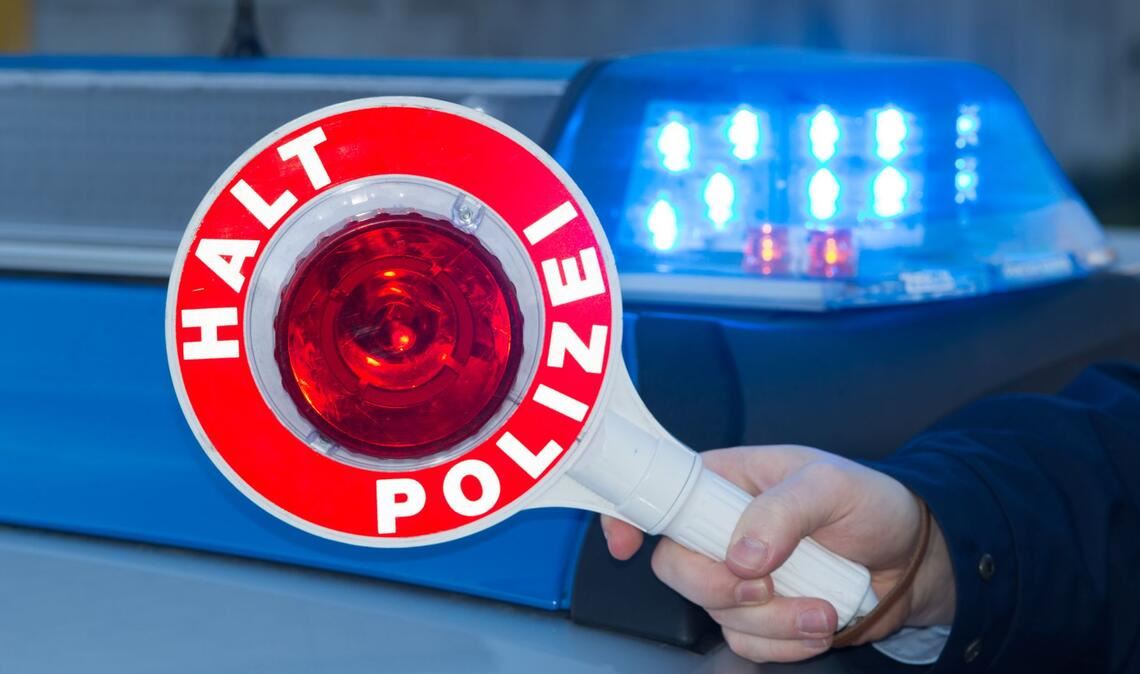 In Bremerhaven hat ein  Autofahrer einen Täuschungsversuch mit Kunstpenis und falschem Urin unternommen (Symbolfoto).