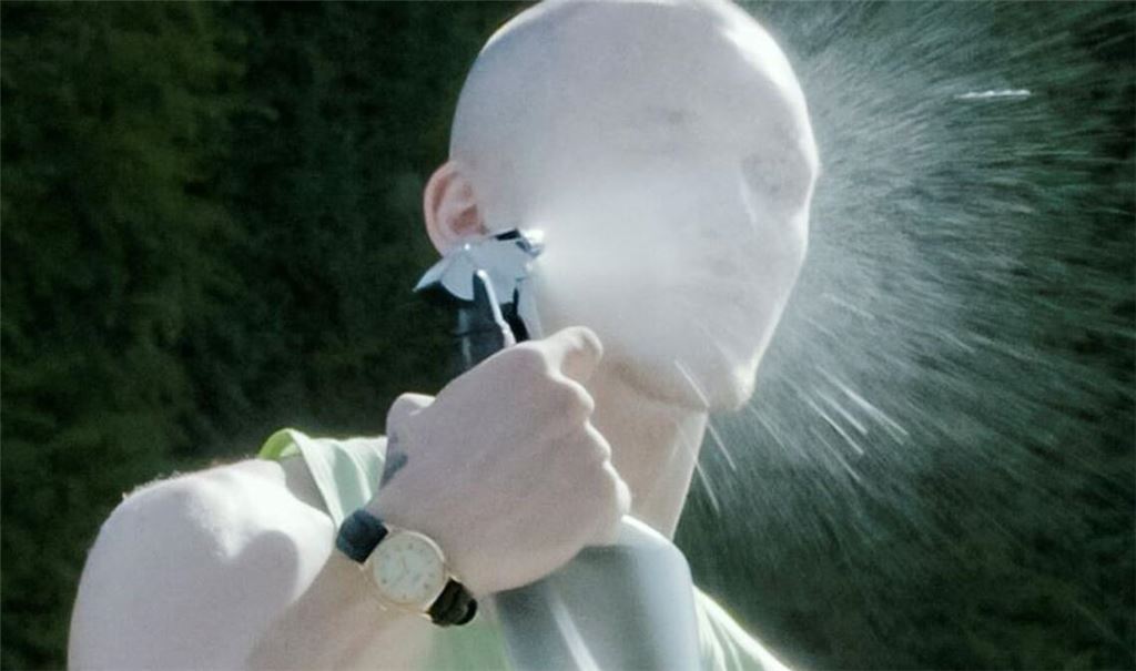 In Budapest zu sehen: Julika Rudelius, Double Surface (Videostill), 2025, Mercedes-Benz Art Collection