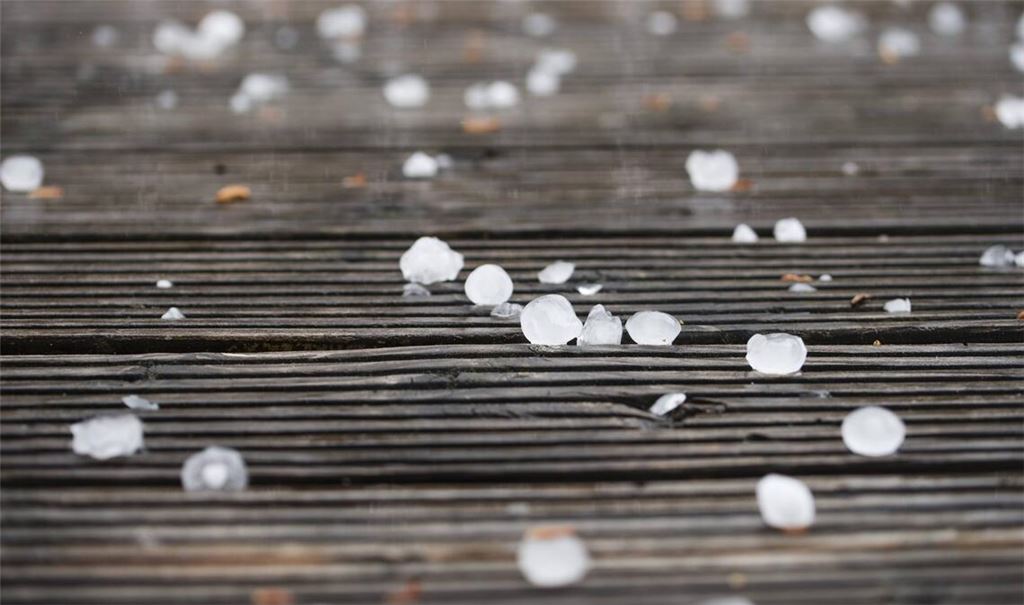 In Deutschland kann sich heute kleinkörniger Hagel bilden.