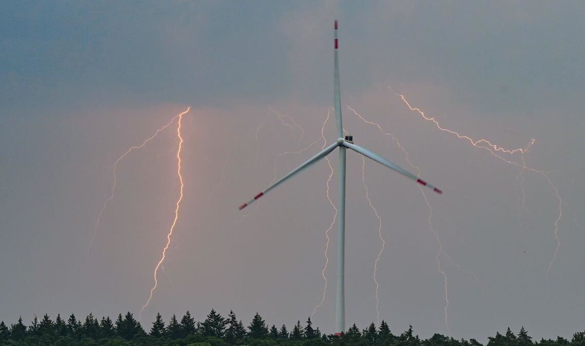 In Deutschland wird es in den nächsten Tagen vielerorts nass und windig (Symbolfoto).