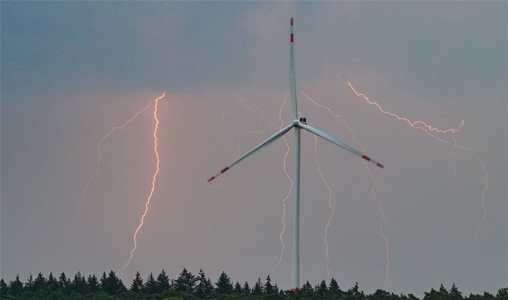 In Deutschland wird es in den nächsten Tagen vielerorts nass und windig (Symbolfoto).