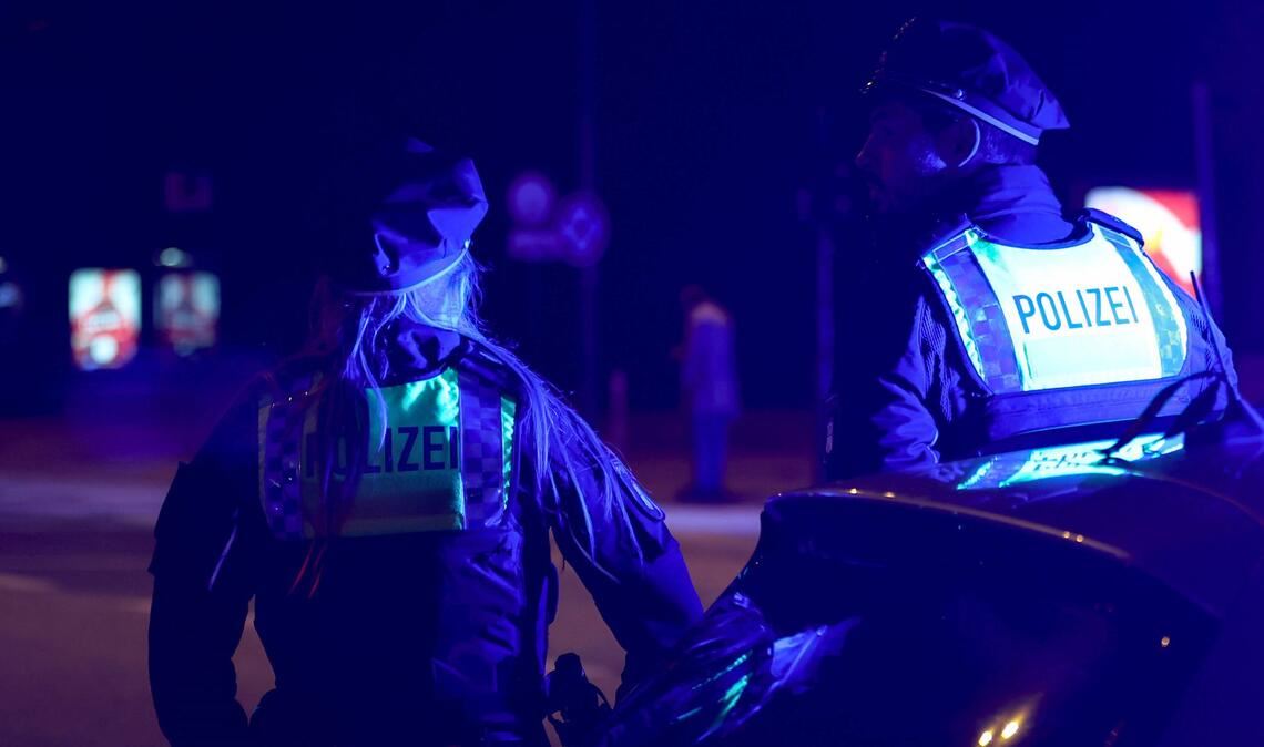 In Deutschland wurden vier Tatverdächtige festgenommen (Symbolbild).