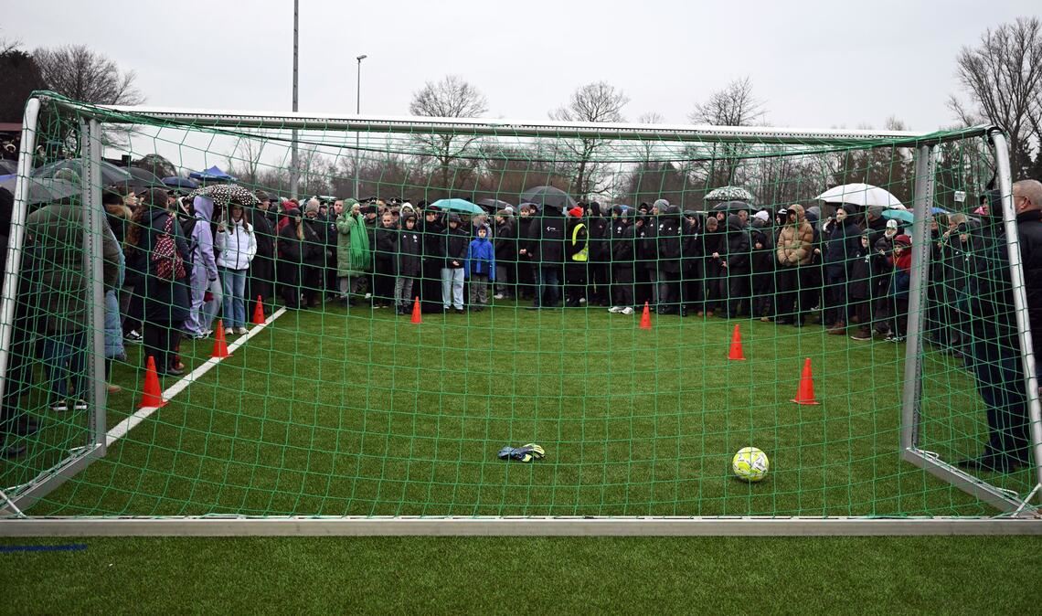 In Dormagen nehmen die Menschen Abschied von Yosef.