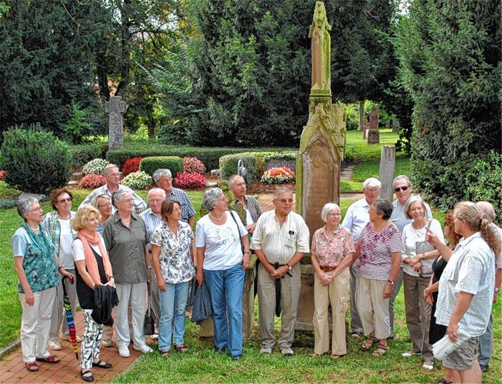 In Dürrmenz befindet sich einer der ganz wenigen noch erhaltenen Biedermeier-Friedhöfe. Frank-Ulrich Seemann stellte das Kleinod vor.
