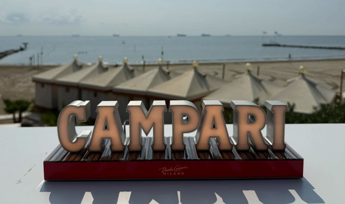 In Italien hat die Finanzpolizei Aktien des weltweit tätigen Likörherstellers Campari im Wert von 1,2 Milliarden Euro beschlagnahmt.