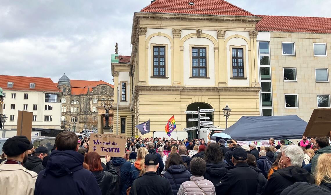 In Magdeburg gingen am Samstag rund 300 Menschen auf die Straße.